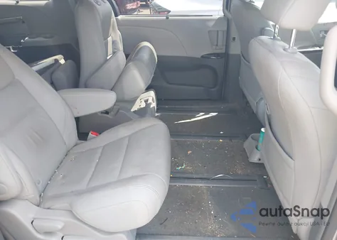 2016 Toyota Sienna Xle 7 Passenger z USA, uszkodzony, nr VIN 5TDDK3DC2GS141869